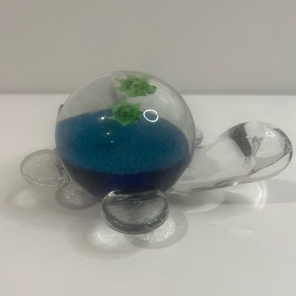 Sea Turtle Art Glass Paperweight with baby turtles on back inside - Picture 1 of 9
